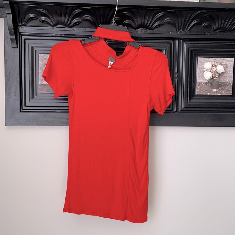 Free people women’s shirt, size Small